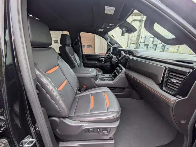 2024 GMC Sierra 2500HD 4WD Crew Cab Standard Bed AT4