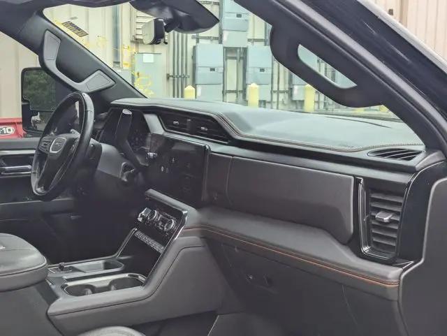 2024 GMC Sierra 2500HD 4WD Crew Cab Standard Bed AT4