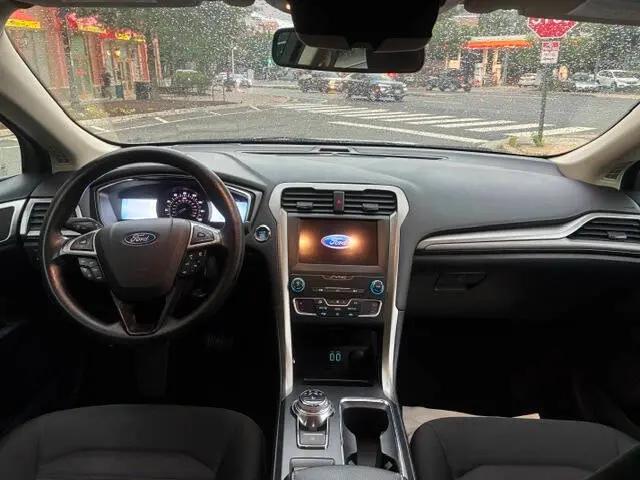 2020 Ford Fusion SE
