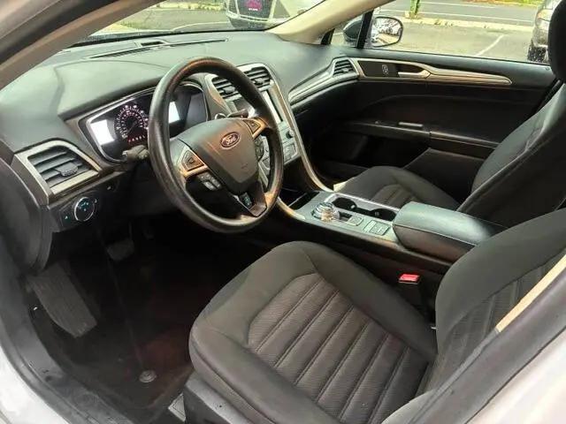 2020 Ford Fusion SE