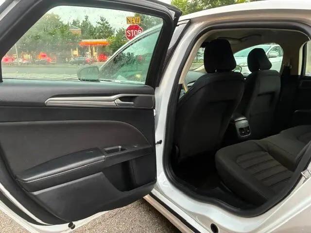 2020 Ford Fusion SE