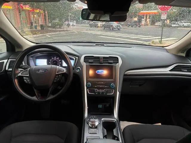 2020 Ford Fusion SE