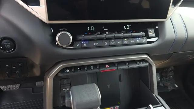 2026 Toyota Tundra Platinum CrewMax 5.5' Bed