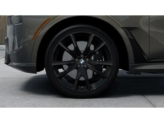 2027 BMW X7 M60i