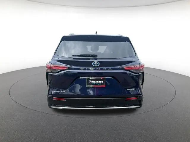 2025 Toyota Sienna Limited