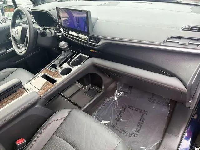 2025 Toyota Sienna Limited