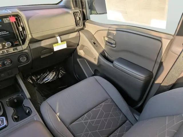 2026 Nissan Frontier Crew Cab Long Bed SV 4x4
