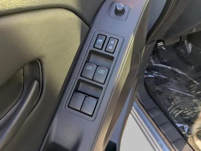 2026 Nissan Frontier Crew Cab Long Bed SV 4x4