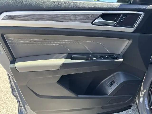 2023 Volkswagen Atlas Cross Sport 2.0T SE w/Technology