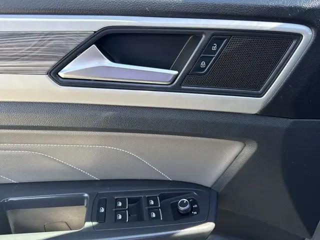 2023 Volkswagen Atlas Cross Sport 2.0T SE w/Technology
