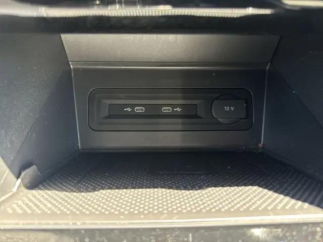 2023 Volkswagen Atlas Cross Sport 2.0T SE w/Technology