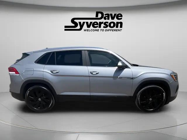2024 Volkswagen Atlas Cross Sport 2.0T SE w/Technology
