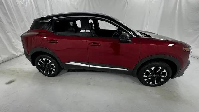 2025 Nissan Kicks SR FWD