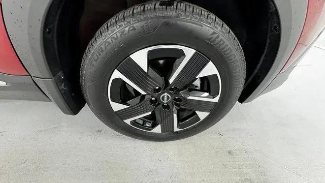 2025 Nissan Kicks SR FWD