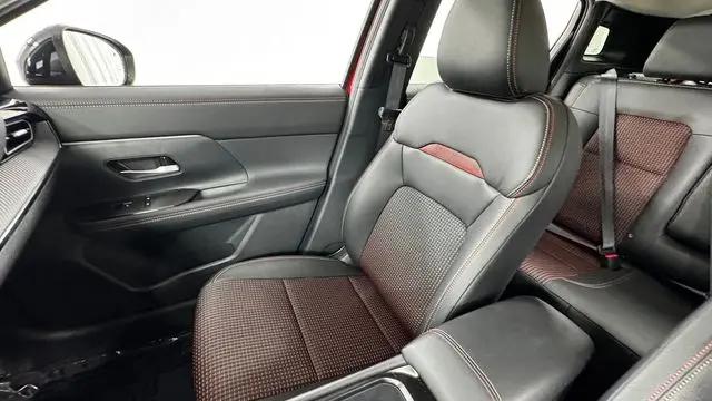 2025 Nissan Kicks SR FWD