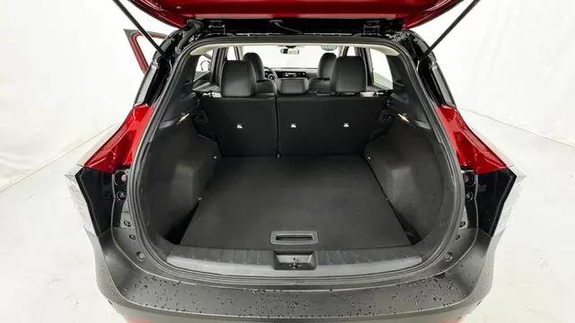 2025 Nissan Kicks SR FWD