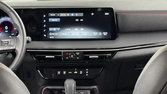 2025 Nissan Kicks SR FWD