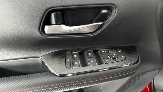 2025 Nissan Kicks SR FWD