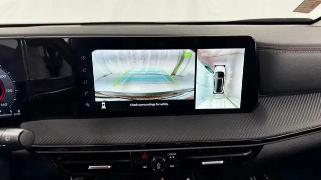 2025 Nissan Kicks SR FWD