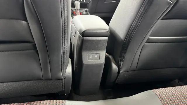 2025 Nissan Kicks SR FWD
