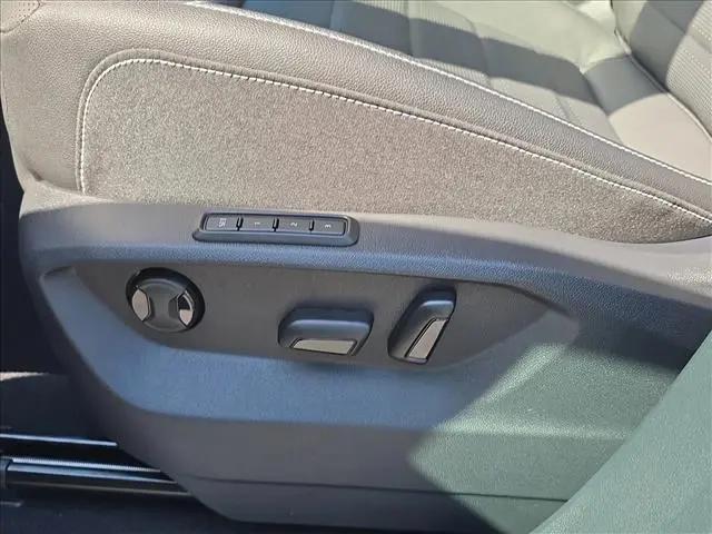 2026 Volkswagen Atlas Cross Sport SEL R-Line Black