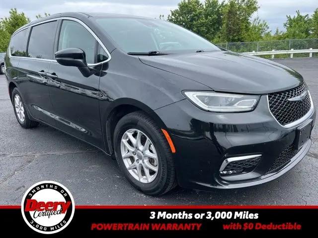 2023 Chrysler Pacifica Touring L for sale in Cedar Falls, IA