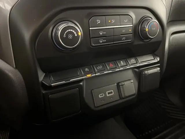 2021 Chevrolet Silverado 1500 4WD Crew Cab Short Bed Custom