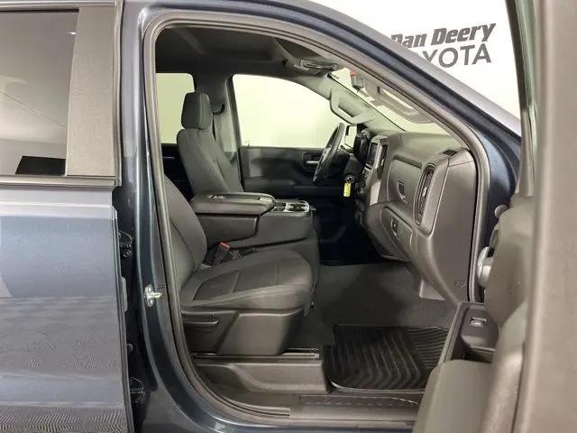 2021 Chevrolet Silverado 1500 4WD Crew Cab Short Bed Custom