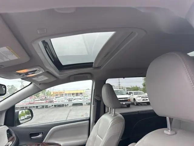 2019 Toyota Sienna Limited 7 Passenger