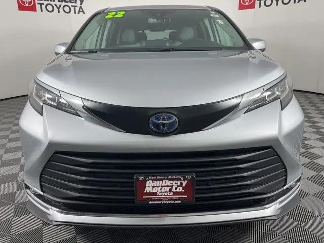 2022 Toyota Sienna XLE