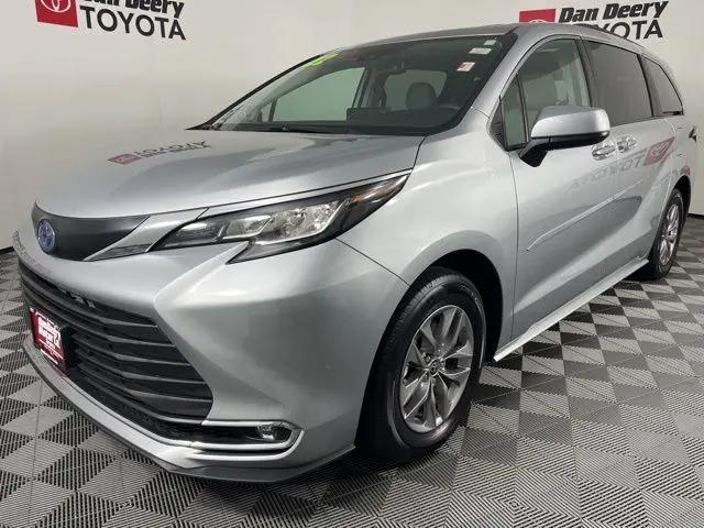 2022 Toyota Sienna XLE