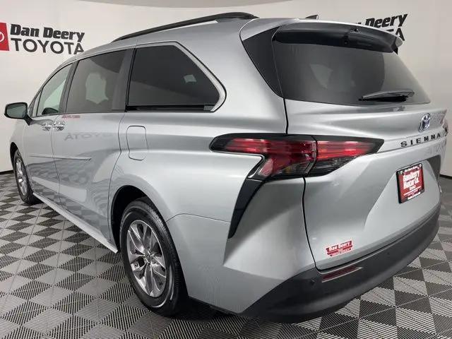 2022 Toyota Sienna XLE