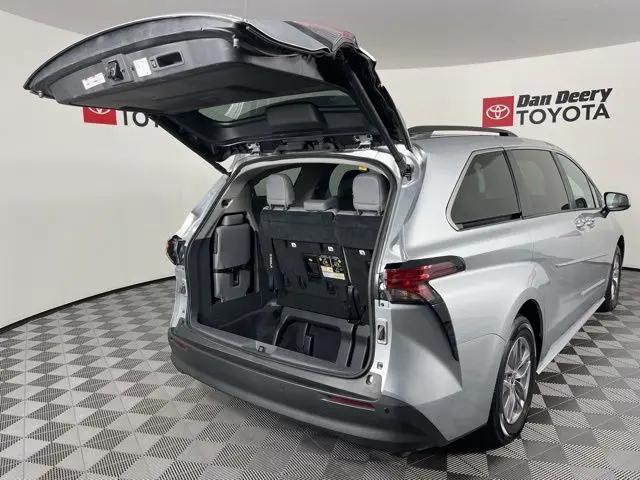 2022 Toyota Sienna XLE