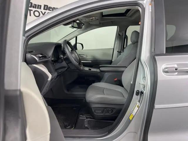 2022 Toyota Sienna XLE