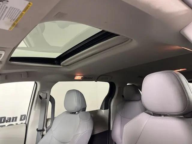 2022 Toyota Sienna XLE