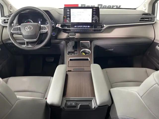 2022 Toyota Sienna XLE