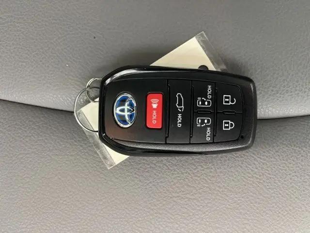 2022 Toyota Sienna XLE