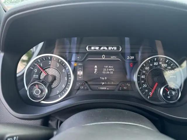 2025 Ram 1500 Big Horn Crew Cab 4x4 5'7" Box