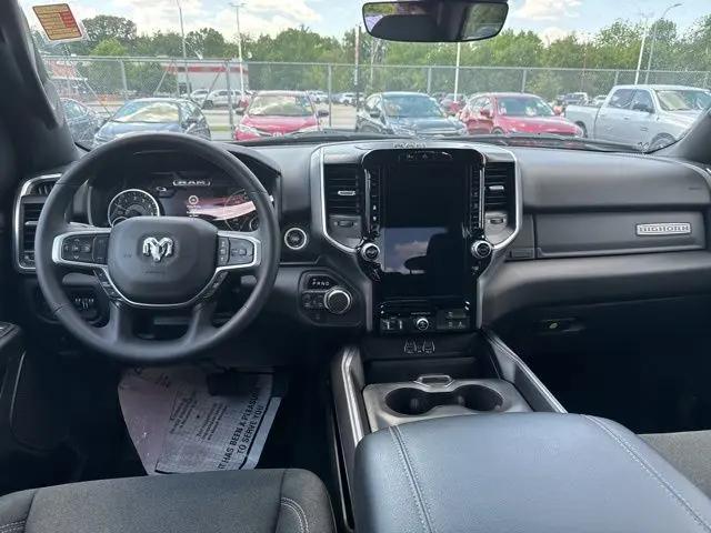2025 Ram 1500 Big Horn Crew Cab 4x4 5'7" Box