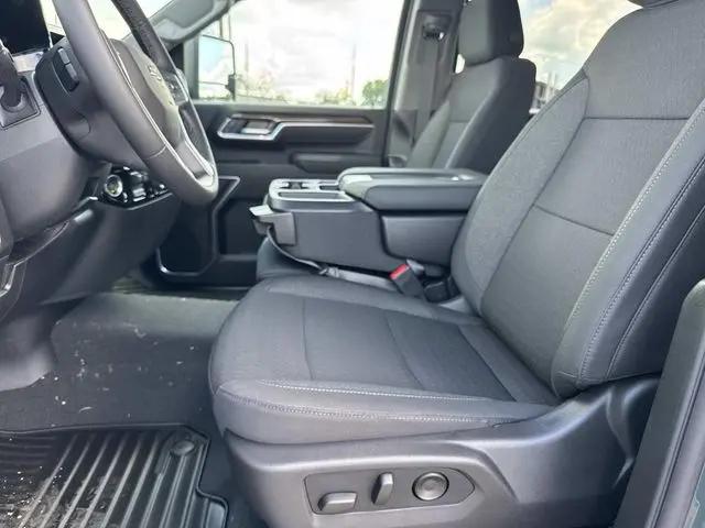 2026 Chevrolet Silverado 2500HD Crew Cab, Standard Bed, LT, 4WD