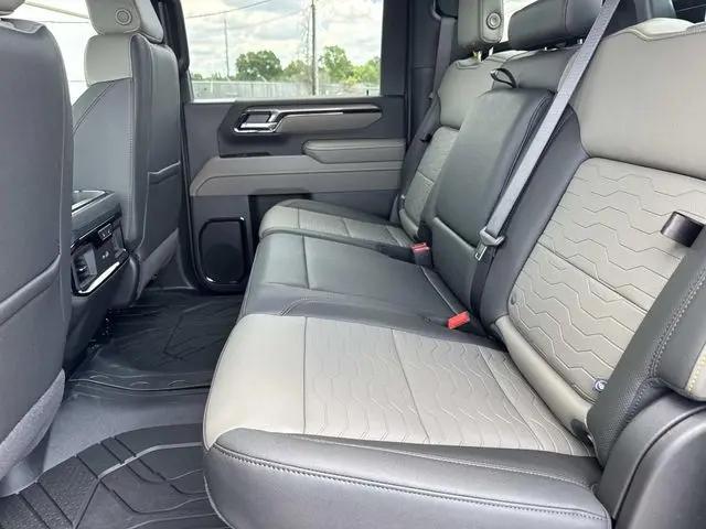 2026 Chevrolet Silverado 2500HD Crew Cab, Standard Bed, XR2, 4WD