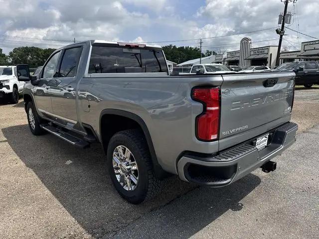 2026 Chevrolet Silverado 2500HD Crew Cab, Standard Bed, High Country, 4WD