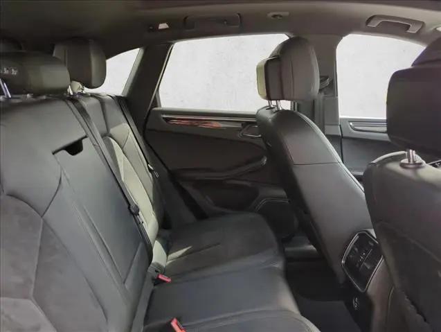 2021 Porsche Macan Macan