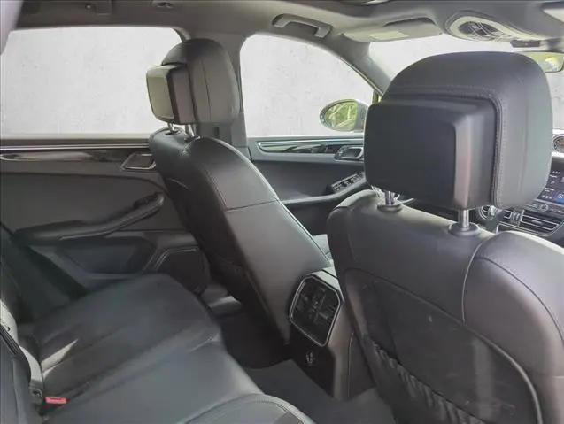2021 Porsche Macan Macan