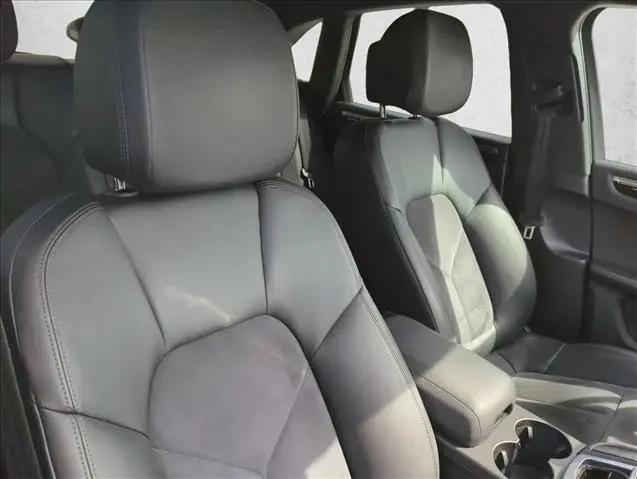 2021 Porsche Macan Macan