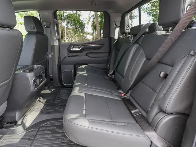 2026 GMC Sierra 1500 Crew Cab, Short Bed, SLT, 4WD