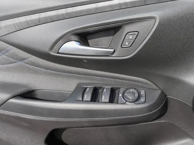 2026 Buick NV Sport Touring FWD