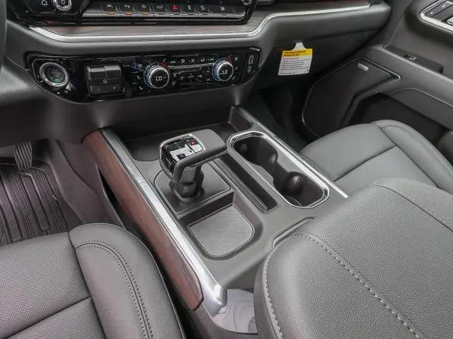 2026 GMC Sierra 1500 Crew Cab, Short Bed, SLT, 4WD