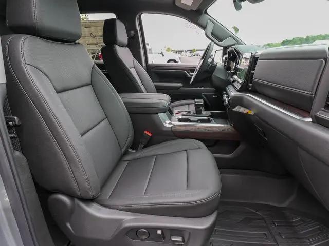 2026 GMC Sierra 1500 Crew Cab, Short Bed, SLT, 4WD