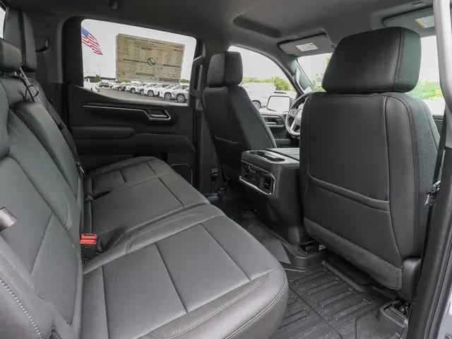 2026 GMC Sierra 1500 Crew Cab, Short Bed, SLT, 4WD